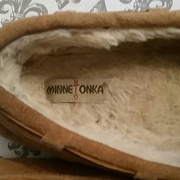 MINNETONKA Moccasins - Picture 2 of 3
